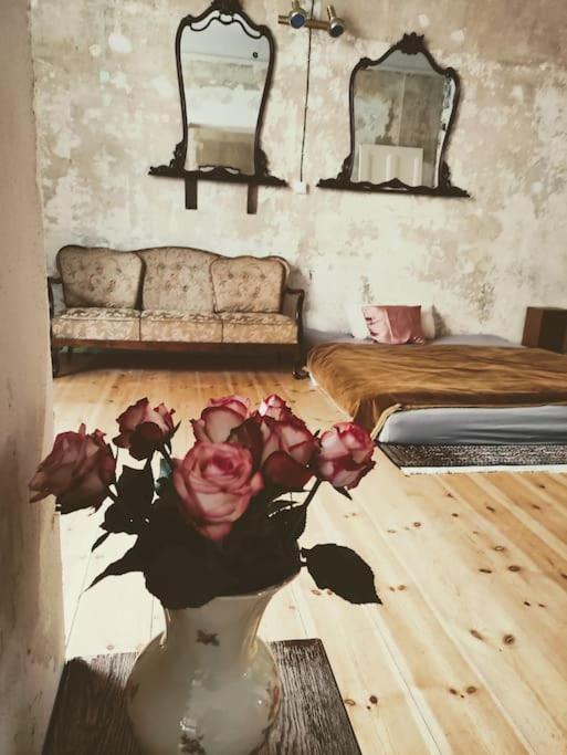 Апартаменты Schoeneberg Flat & Art Gallery
