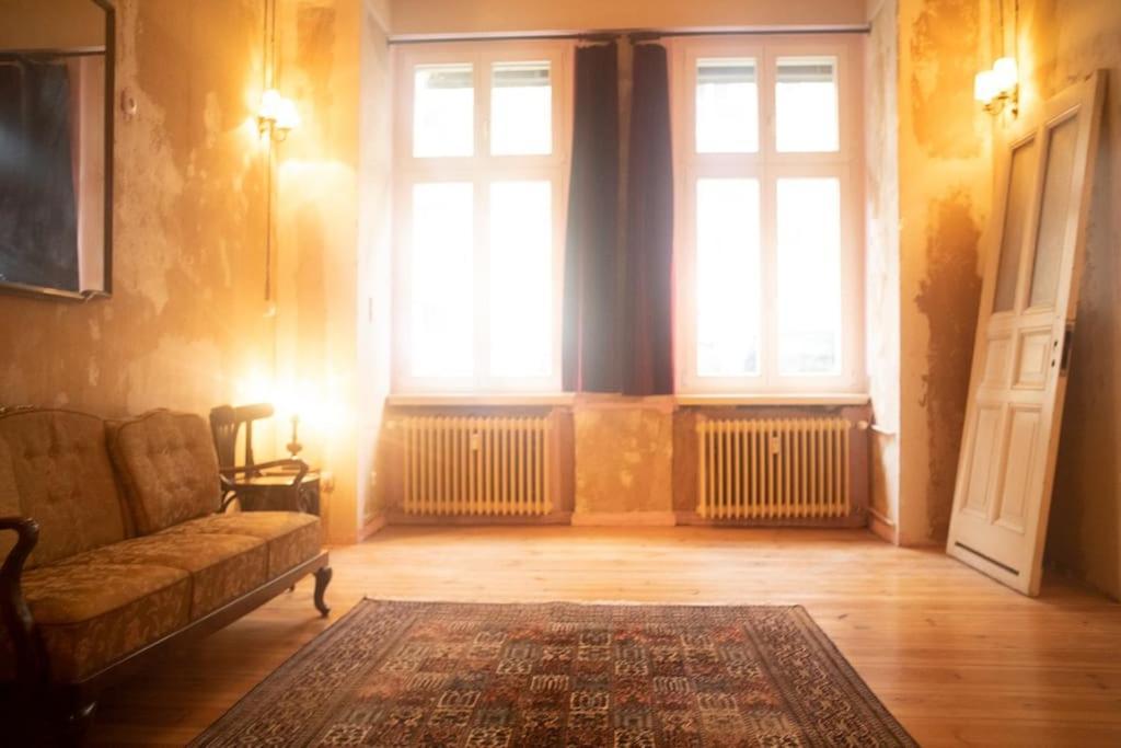 Schoeneberg Flat & Art Gallery Апартаменты