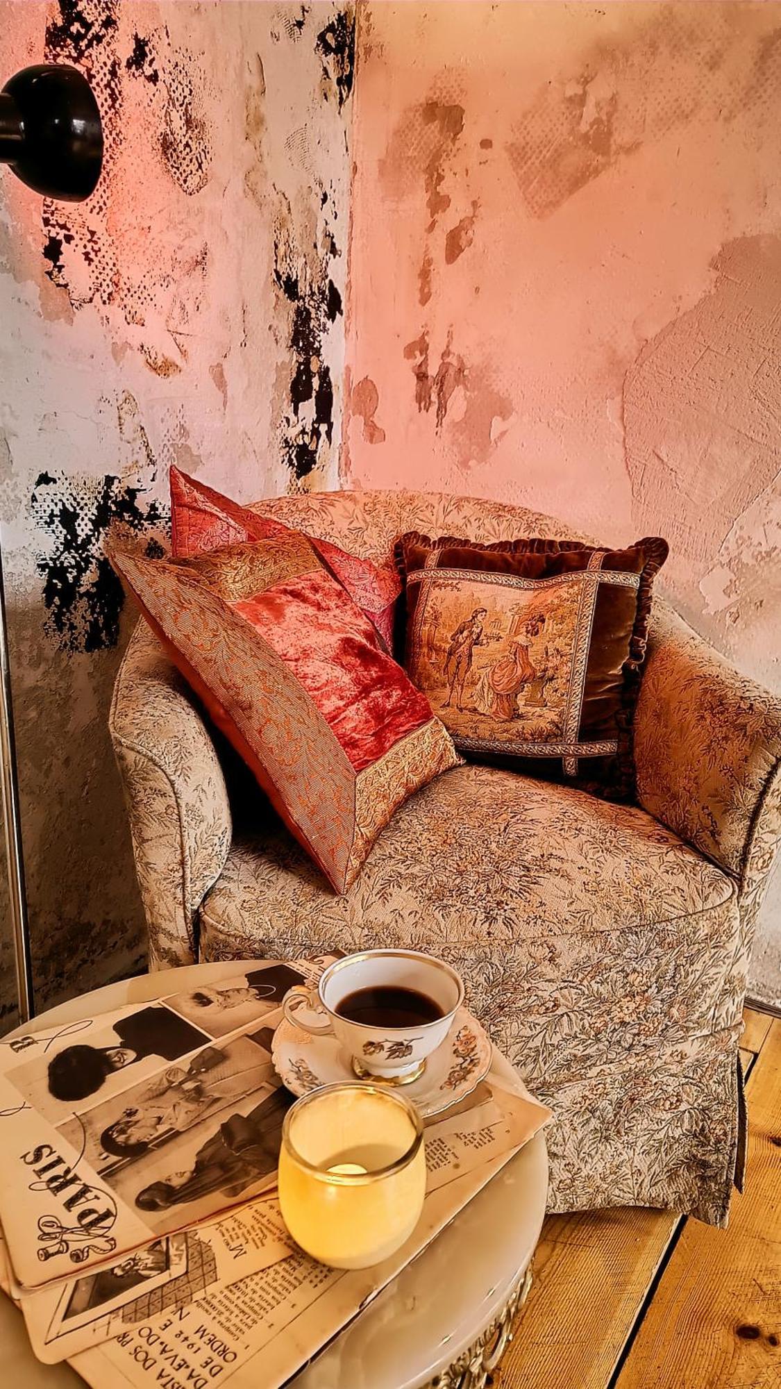 Schoeneberg Flat & Art Gallery Апартаменты